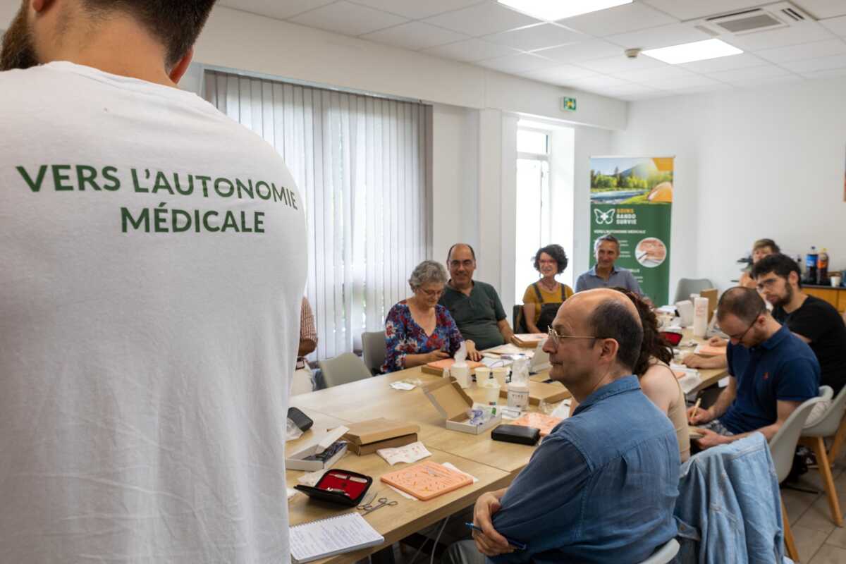 Vers l'autonomie médicale — groupe en pratique