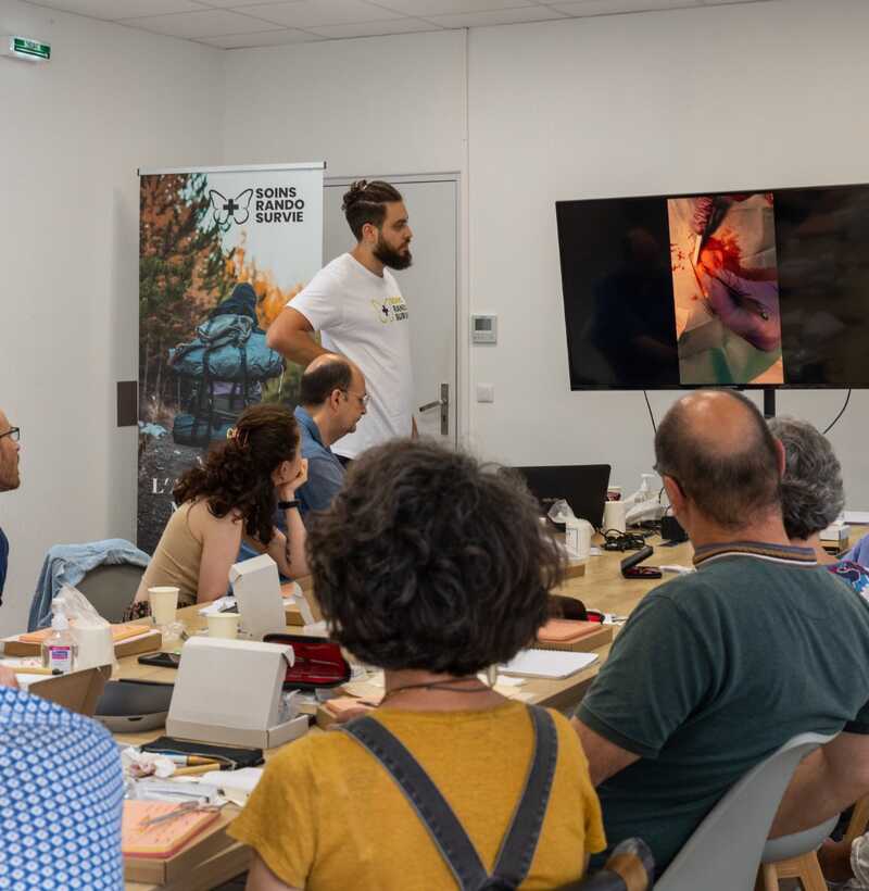 Session de formation en salle — médecin urgentiste